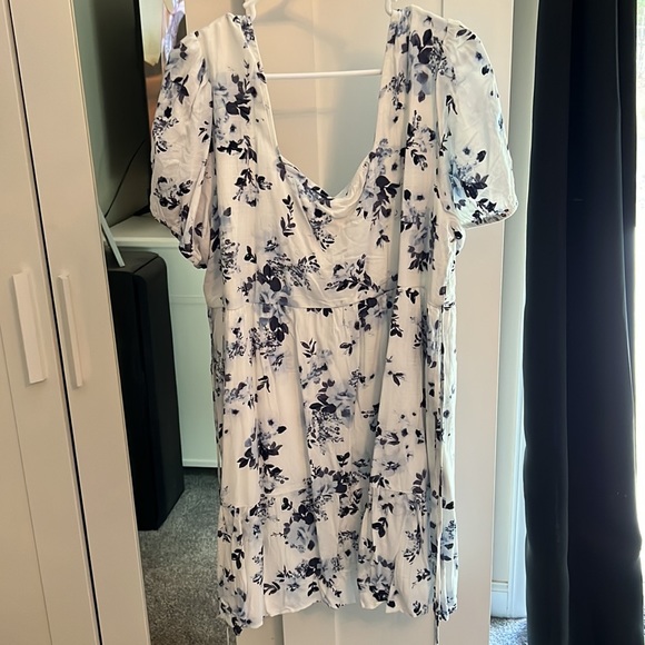 Blue and white floral dress - Picture 2 of 2